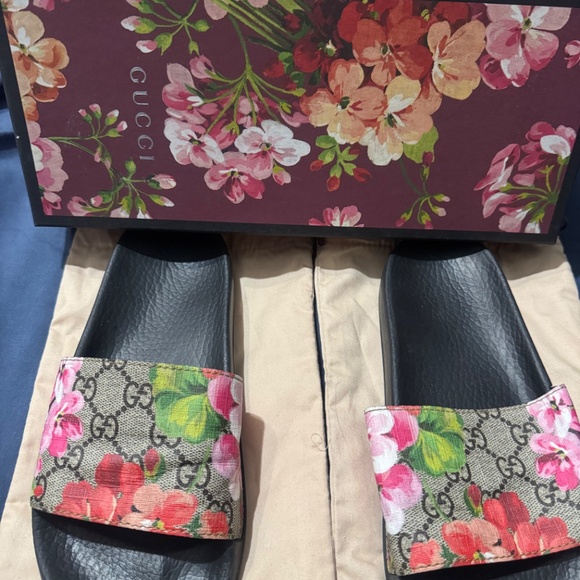 Gucci slides - Picture 2 of 6